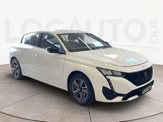 Peugeot 308 view 3