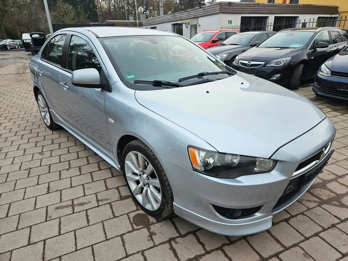 Mitsubishi Lancer Lim. Intense Silber - 1