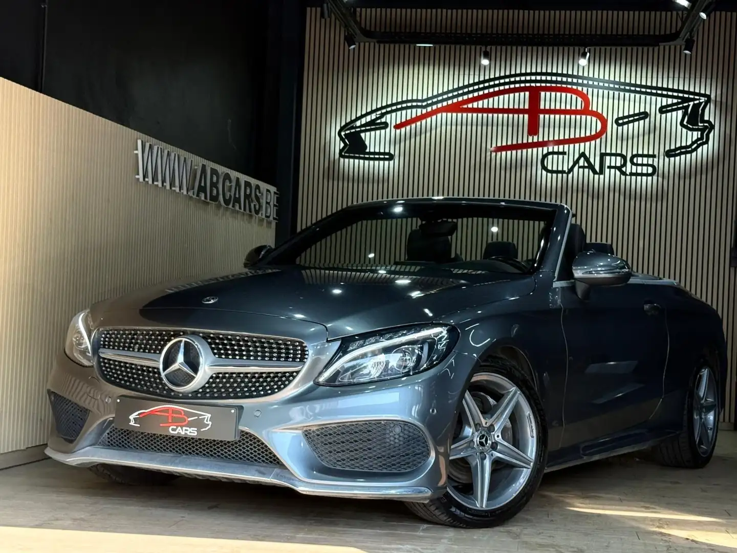 Mercedes-Benz C 220 D Cabriolet *GAR 12 MOIS * PACK AMG * 1ER PROP Grijs - 1
