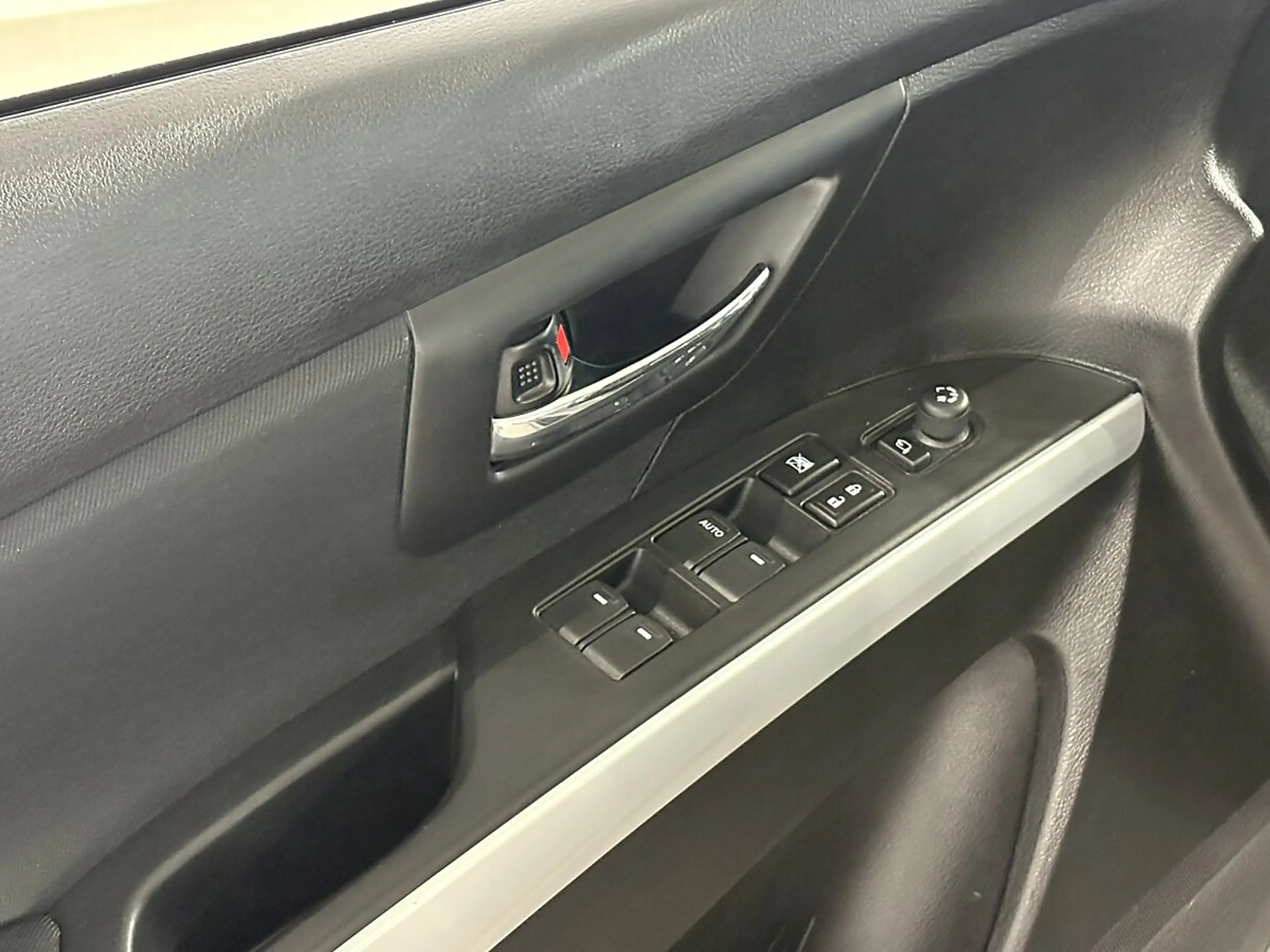 Suzuki SX4 S-Cross 1,0 DITC ALLGRIP shine — photo 10