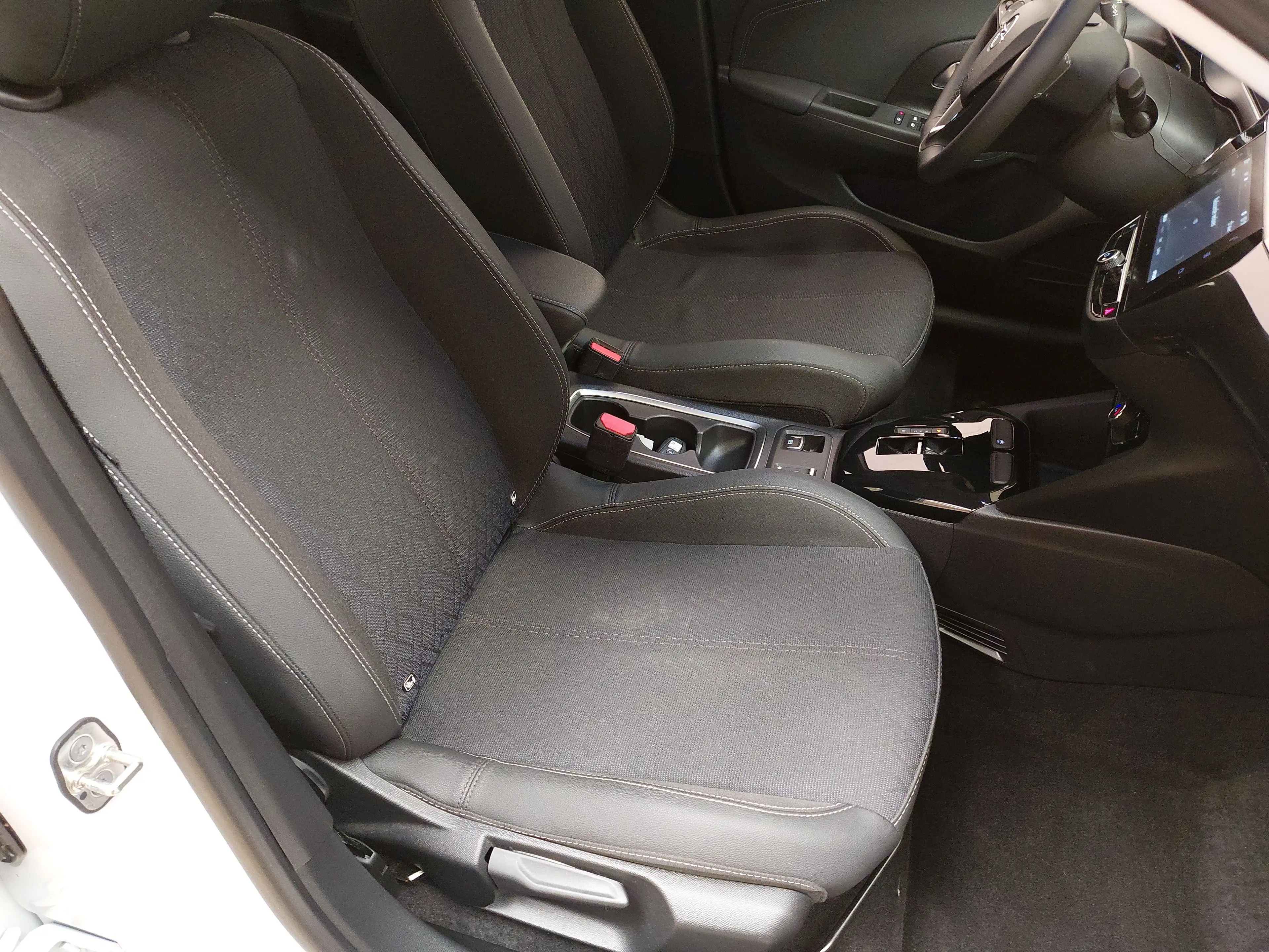 Opel Corsa-e Elegance T-Leder LED Wärmepumpe LEDER KLIMA KLIMAAUT RADIO DAB — photo 10