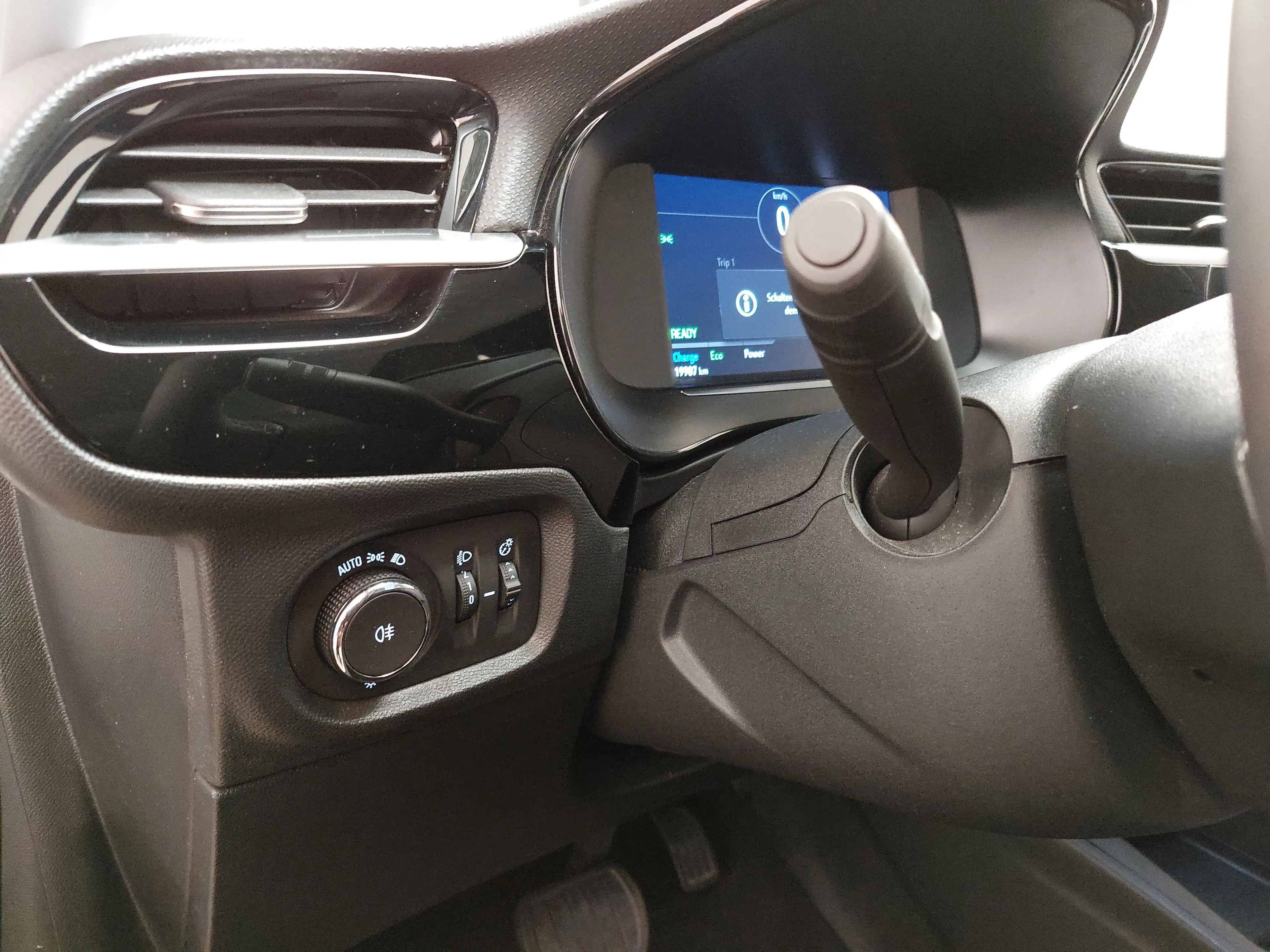 Opel Corsa-e Elegance T-Leder LED Wärmepumpe LEDER KLIMA KLIMAAUT RADIO DAB — photo 7