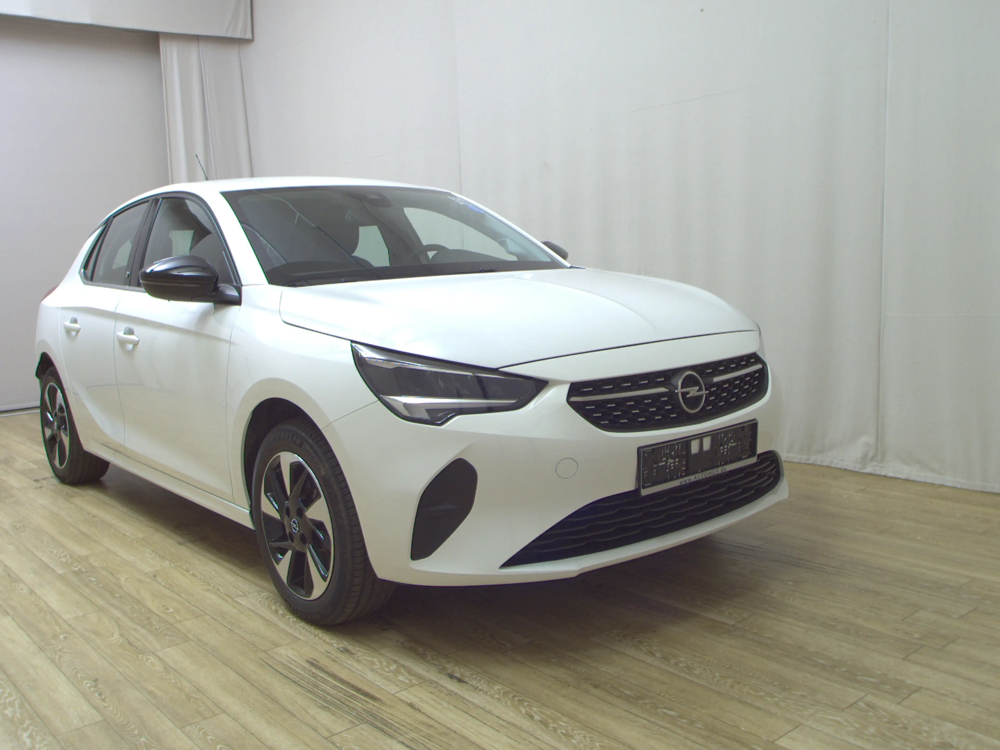 Opel Corsa-e Elegance T-Leder LED Wärmepumpe LEDER KLIMA KLIMAAUT RADIO DAB — photo 3