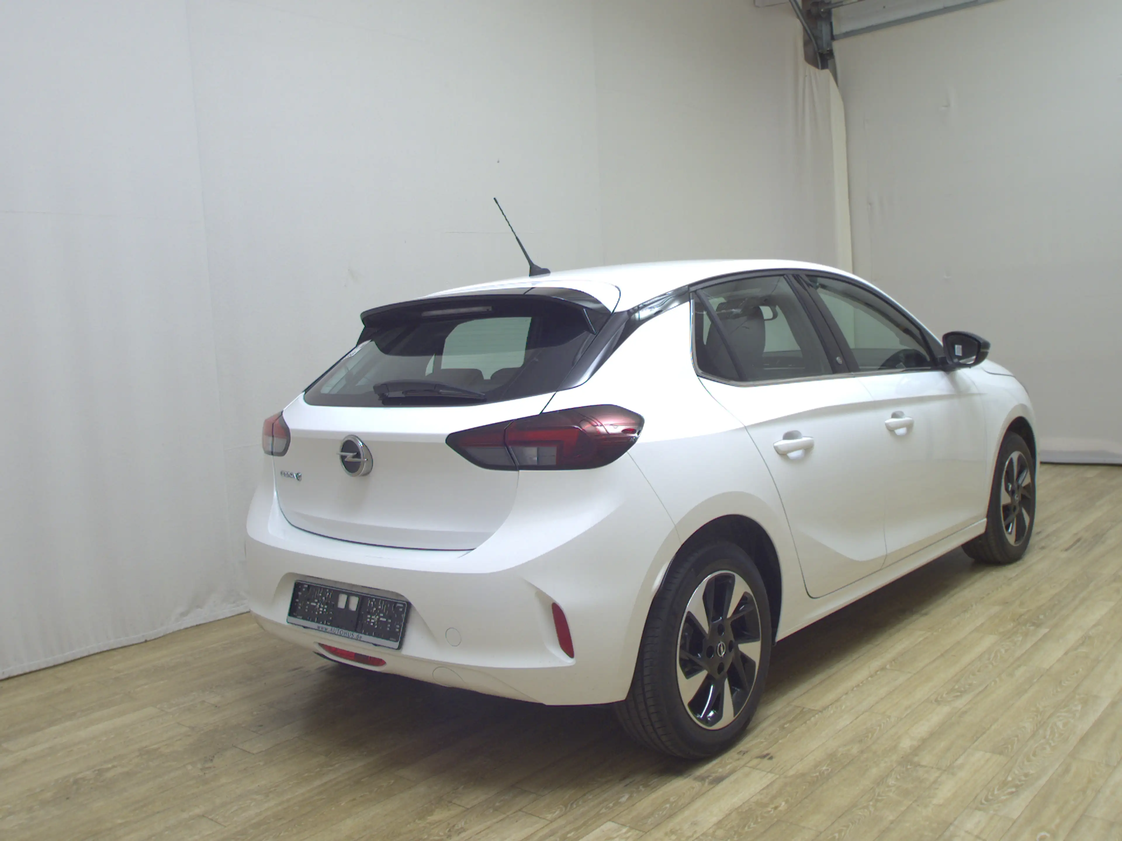 Opel Corsa-e Elegance T-Leder LED Wärmepumpe LEDER KLIMA KLIMAAUT RADIO DAB — photo 4