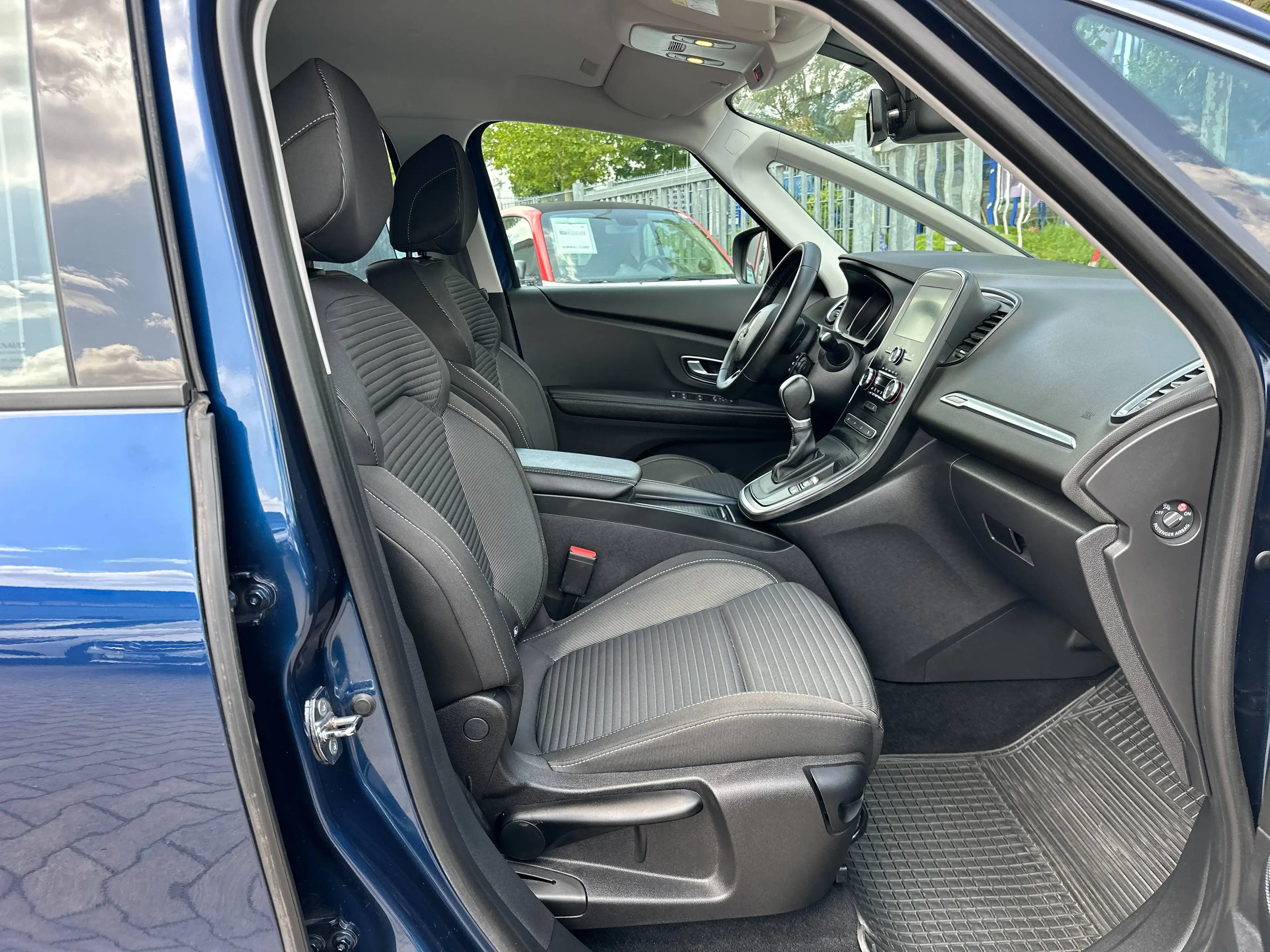 Renault Scenic Grand 1.7 BLUE dci*AUTOMATIK*Navi*Parkpilot*Sitzhz — photo 15