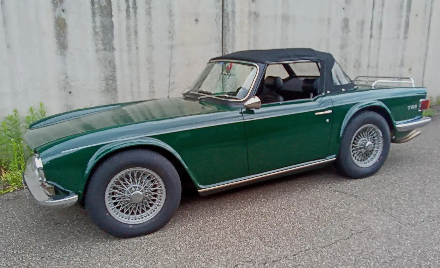 Triumph TR6 Noir - 2