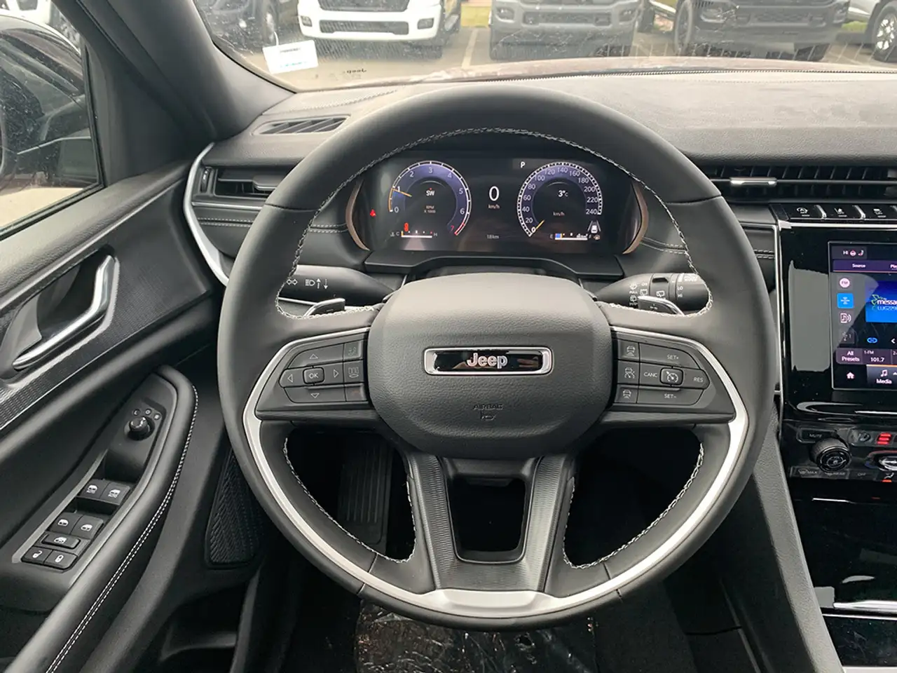 Jeep Grand Cherokee снимка Jeep Grand Cherokee