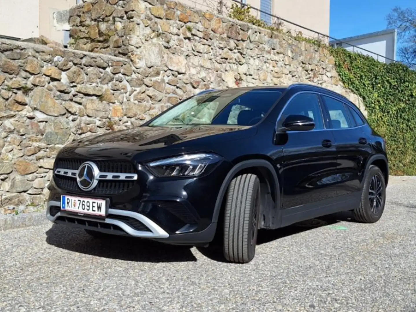 Mercedes-Benz GLA 180 GLA 180 Entry Österreich-Edition Aut. Entry Österreich-Edition Schwarz - 1