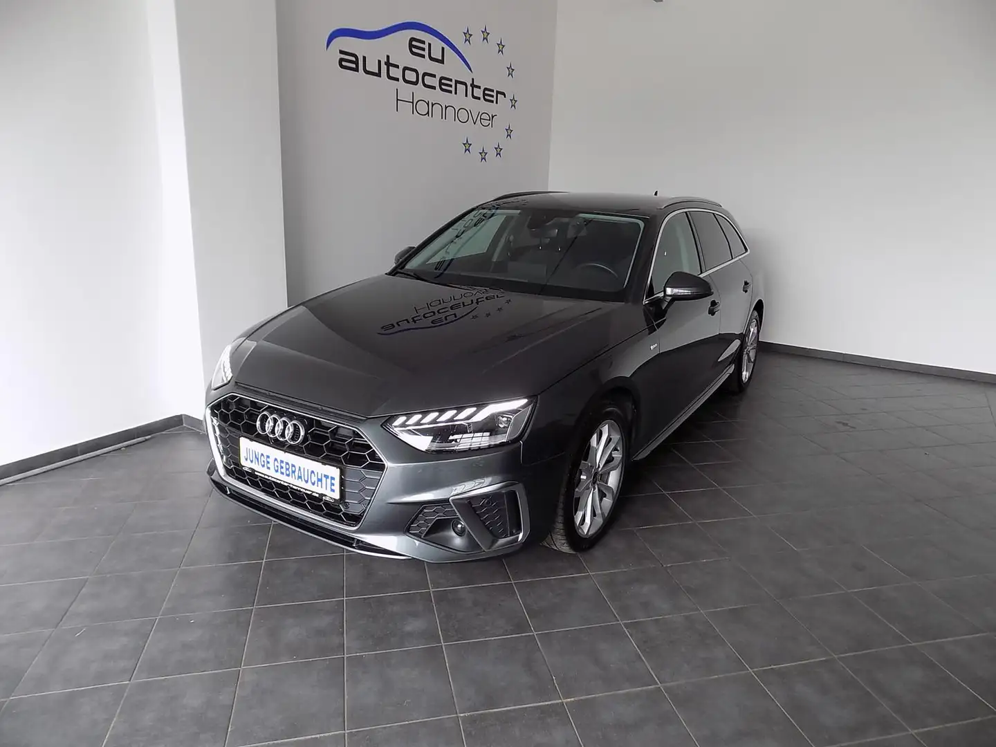 Audi A4 Avant 30 TDI S line Aut. Navi, 4 J.Garantie, LED Grau - 2
