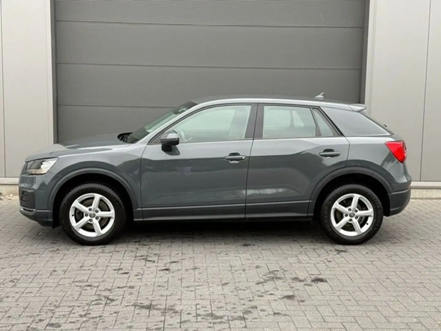 Audi Q2 Q2 1.0 TFSI ultra Grijs - 2