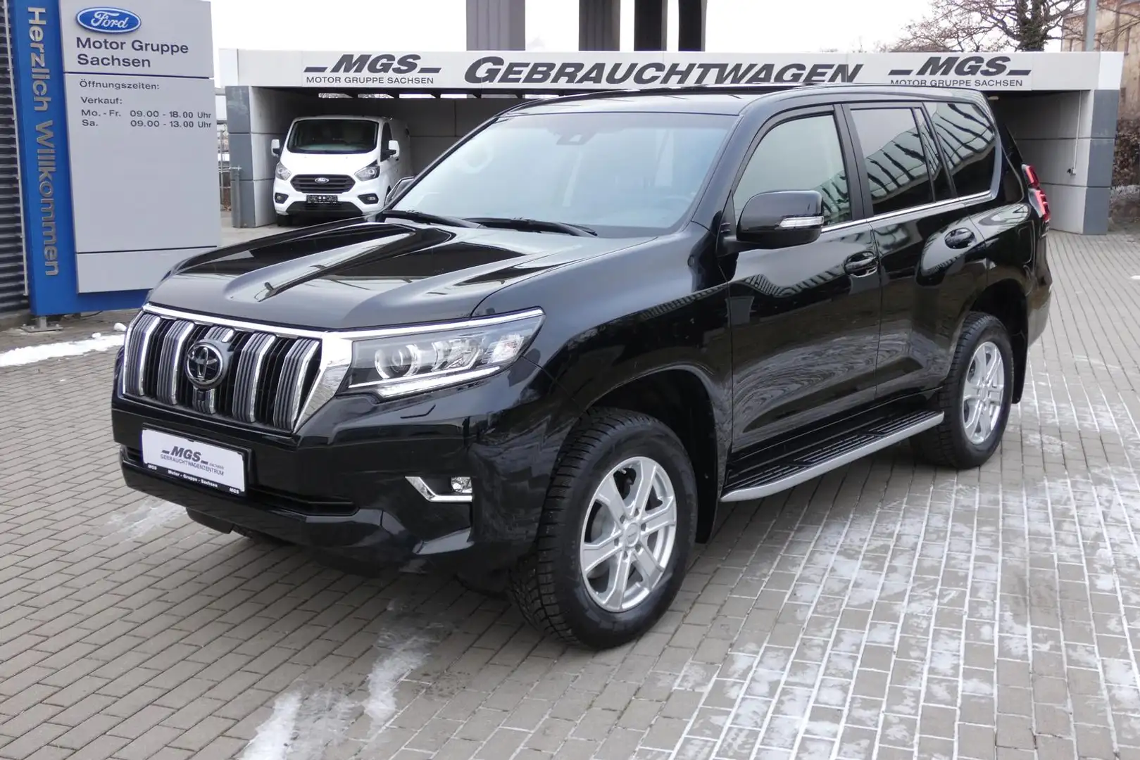Toyota Land Cruiser 2.8 "Executive" #4WD #AHK #LEDER #JBL #SHZ Noir - 2