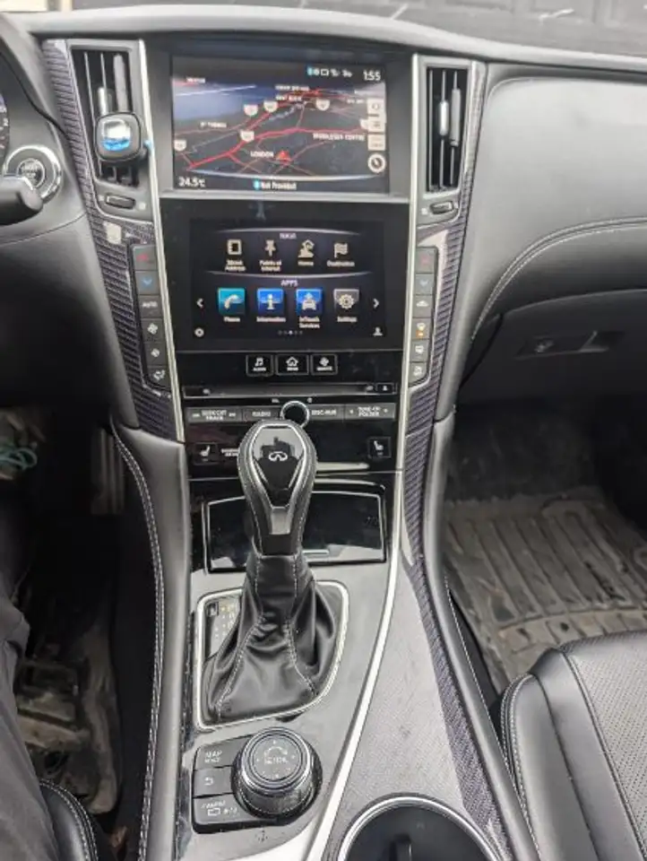 Infiniti Q60 снимка Infiniti Q60