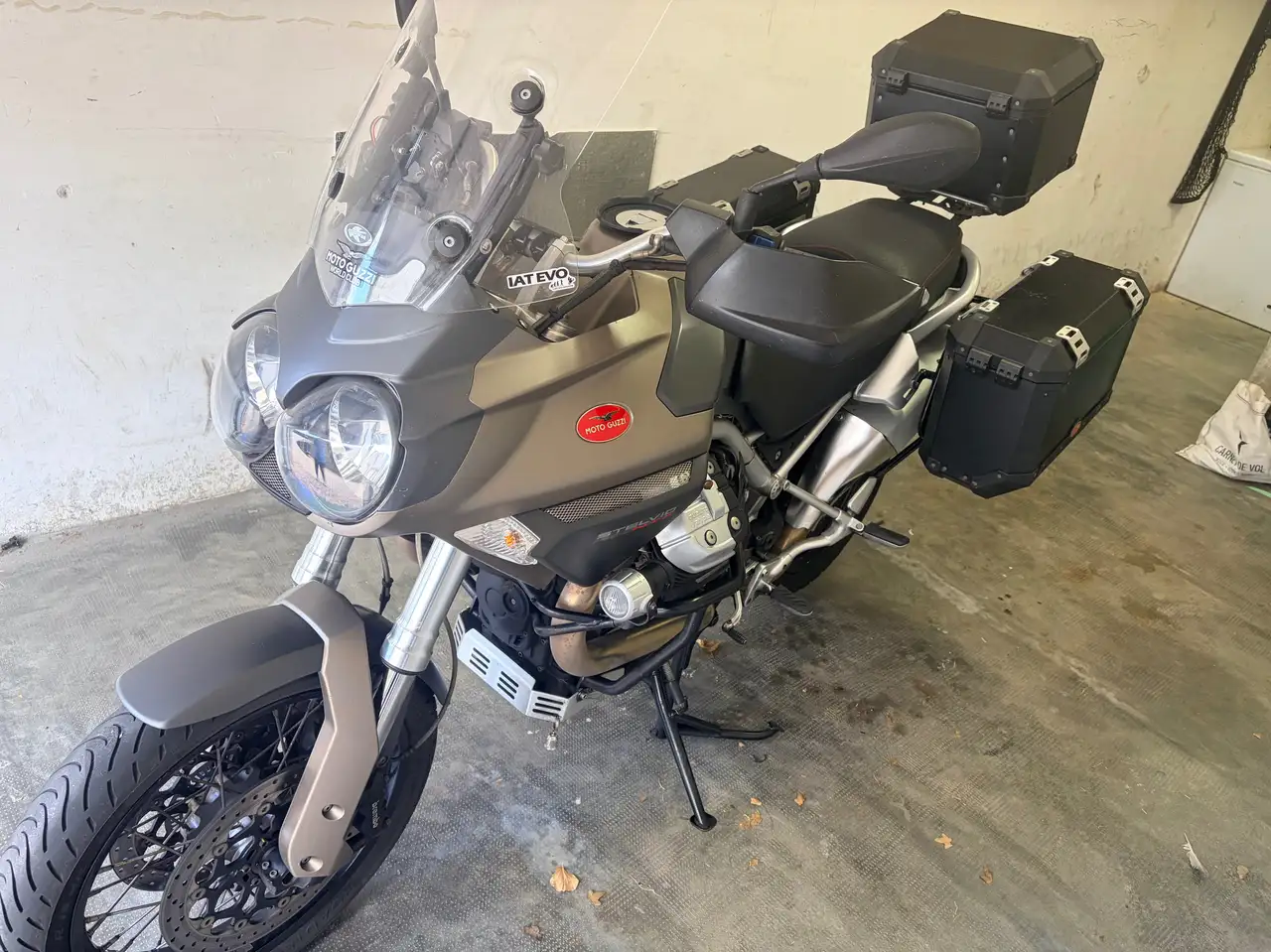 Moto Guzzi Stelvio 1200