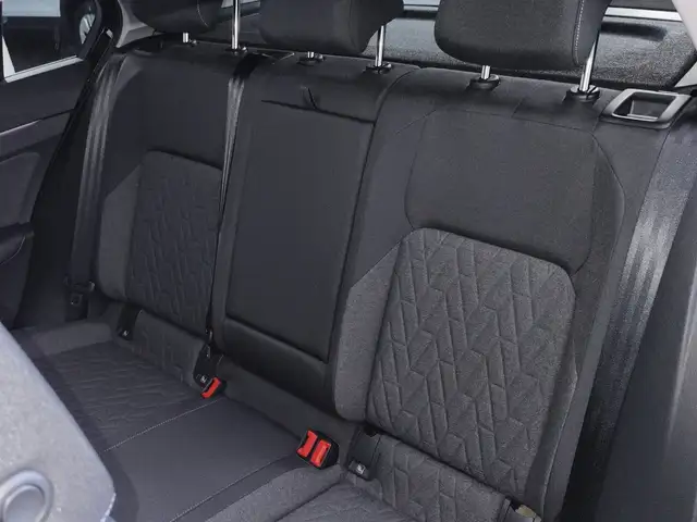 Volkswagen Golf view 13
