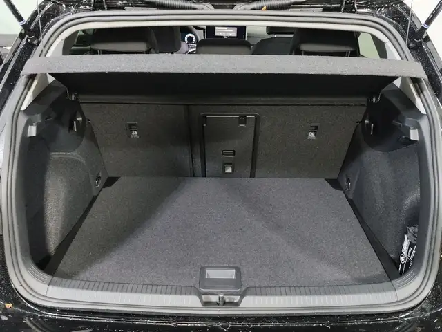 Volkswagen Golf view 14