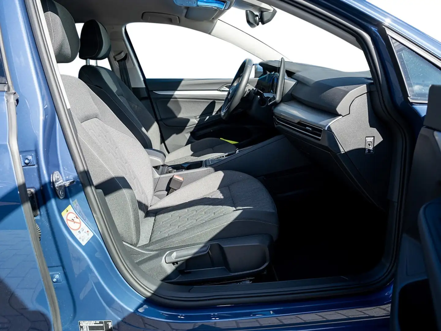 Volkswagen Golf VIII 1.5 eTSI Life DSG AHK HUD GJR NAVI Blau - 2