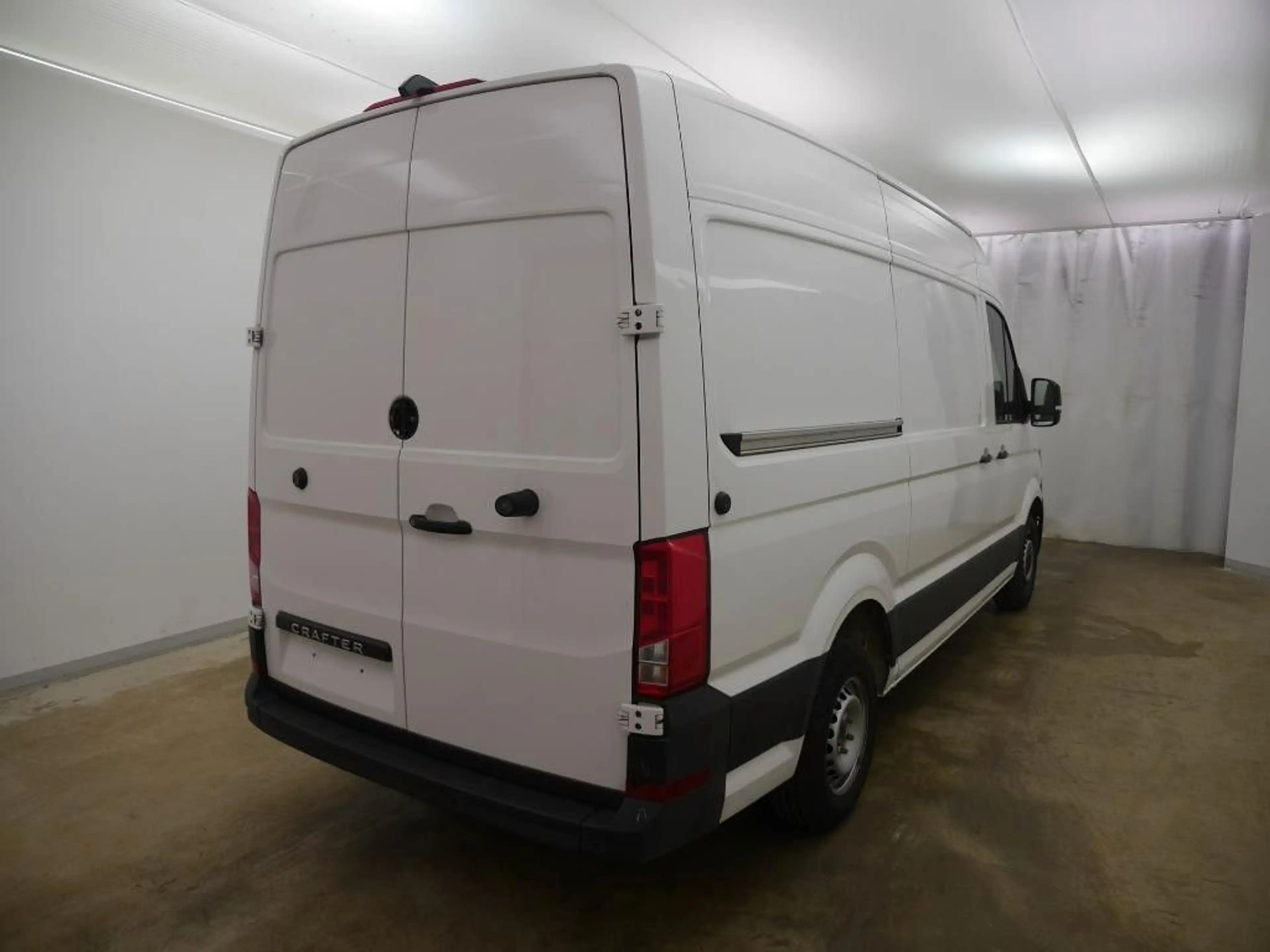 Volkswagen Crafter Kasten 35 MR Hochdach FWD RFK Klimaanl. — photo 3