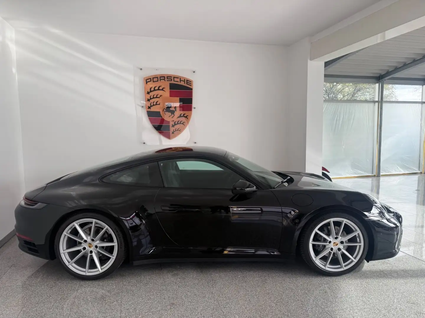 Porsche 992 Coupé- Approved 3-27 - Vollleder- 21 Zoll Schwarz - 1