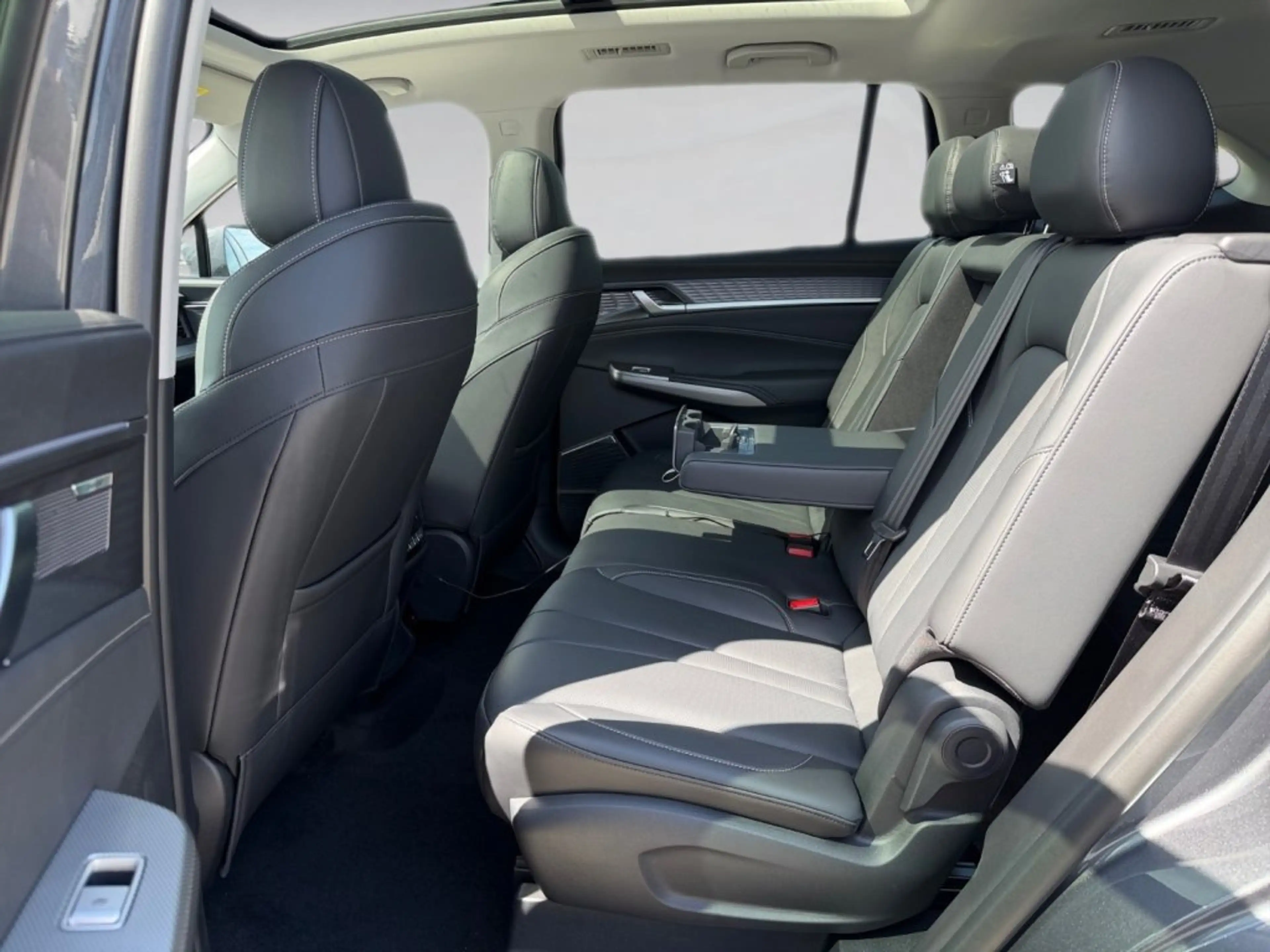 MG MGS9 Luxury PHEV — photo 8