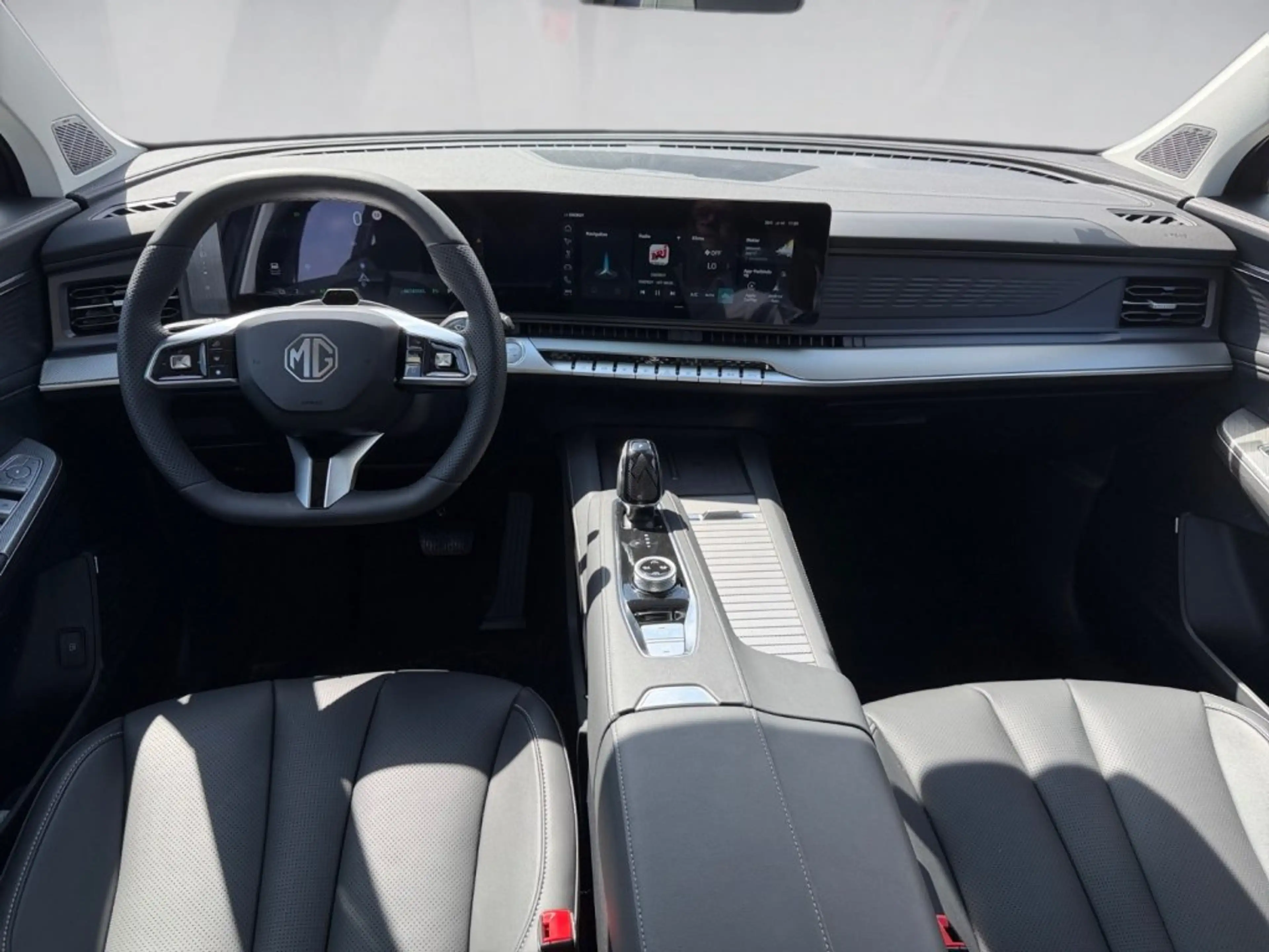 MG MGS9 Luxury PHEV — photo 9