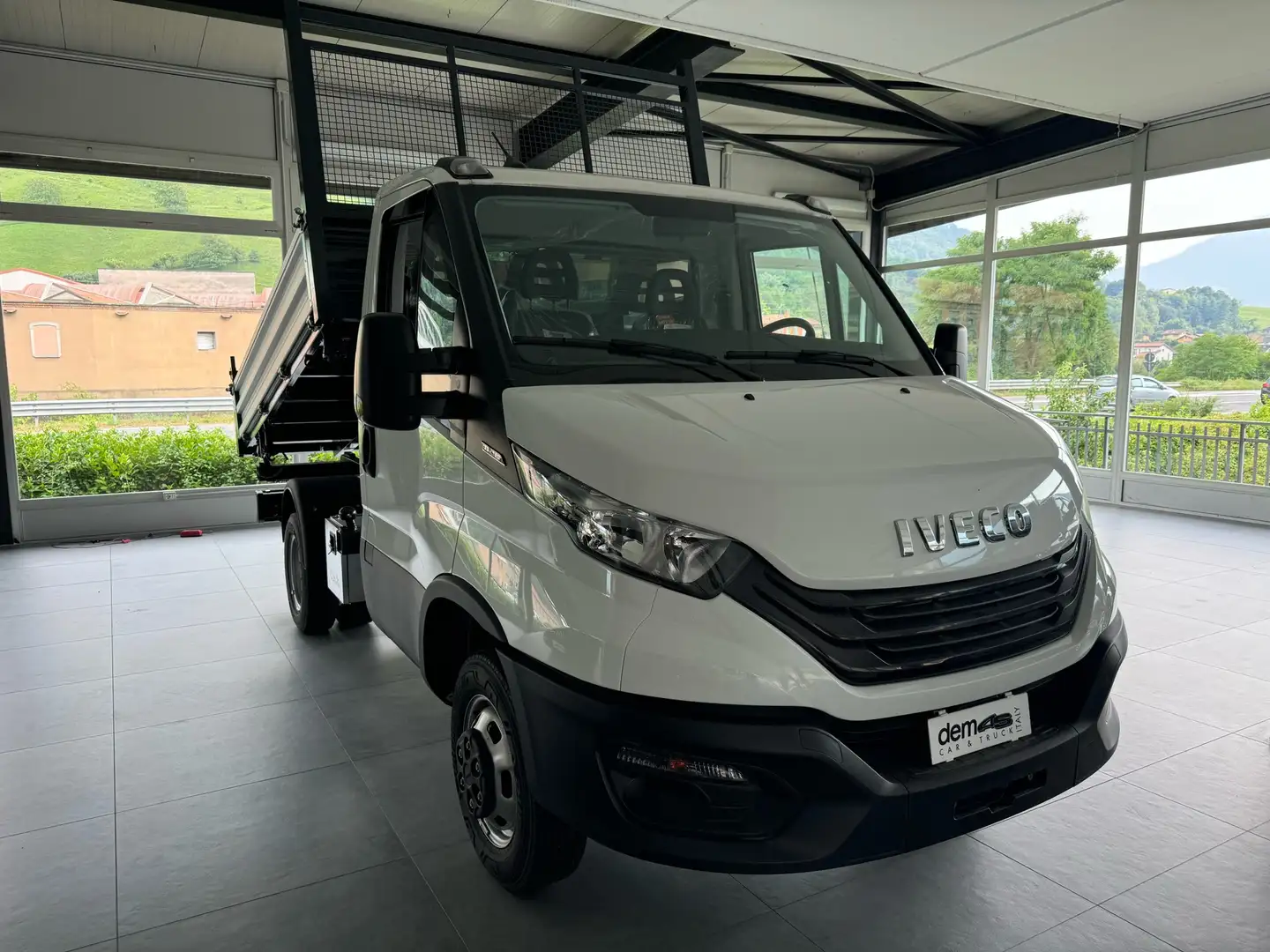 Iveco Daily km 0 Cassone Ribaltabile 3 laterale Bianco - 2