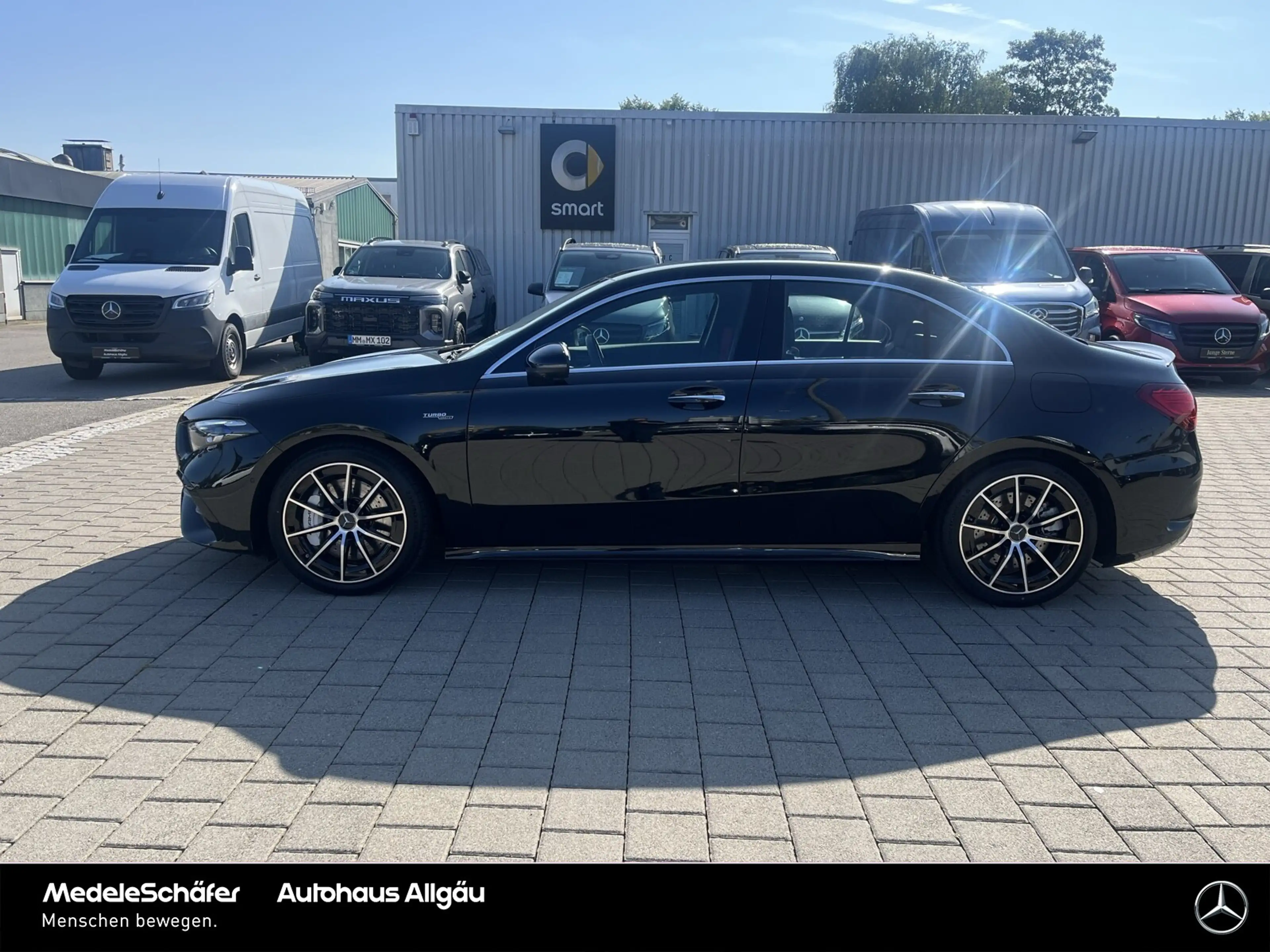 Mercedes-Benz A 35 AMG A 35 AMG 4M Limousine Fahr-Assi 360° Multibeam — photo 3