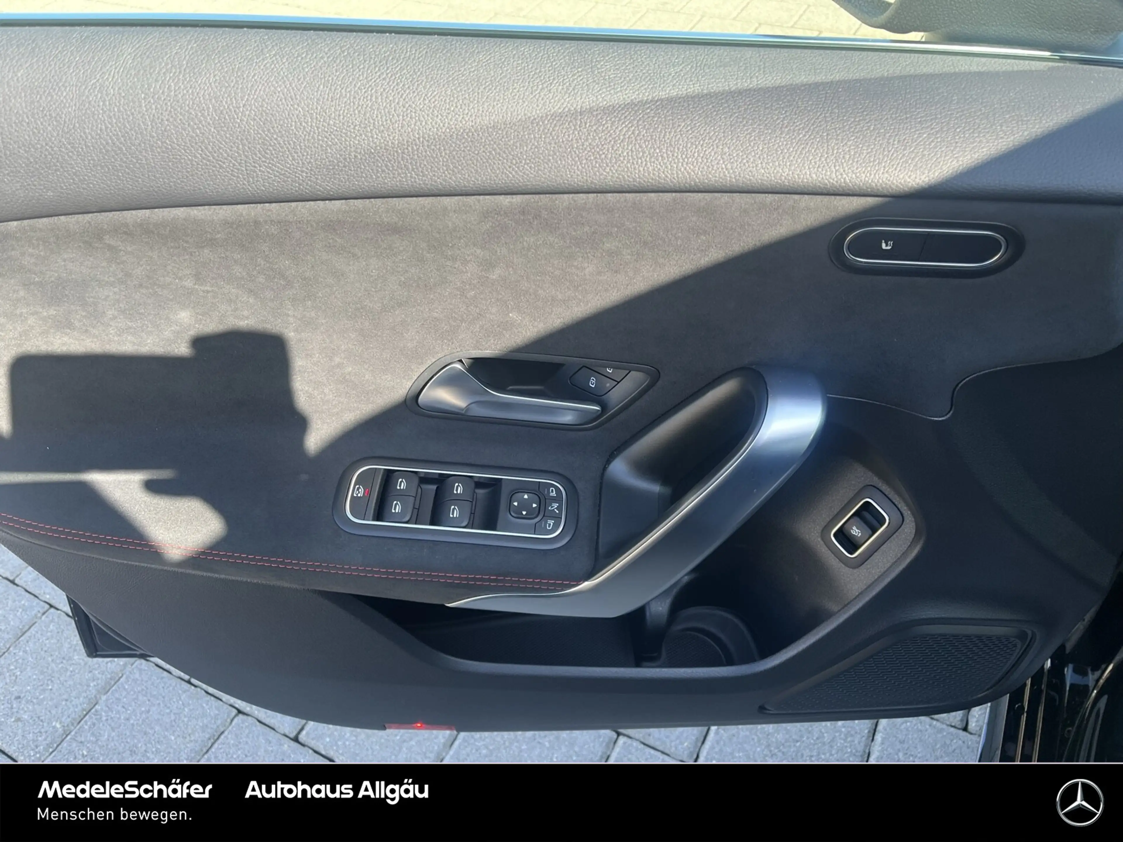 Mercedes-Benz A 35 AMG A 35 AMG 4M Limousine Fahr-Assi 360° Multibeam — photo 9
