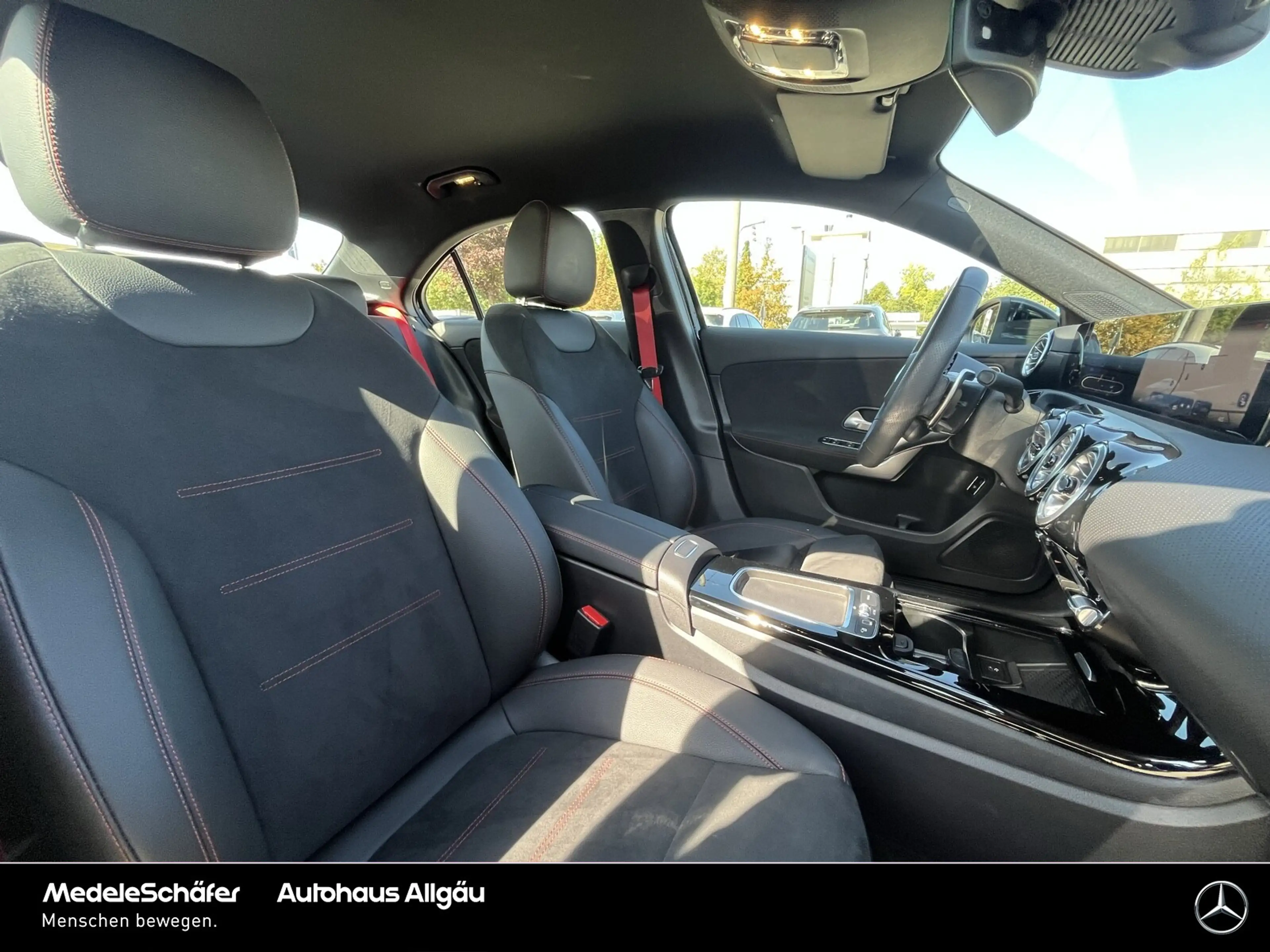 Mercedes-Benz A 35 AMG A 35 AMG 4M Limousine Fahr-Assi 360° Multibeam — photo 15