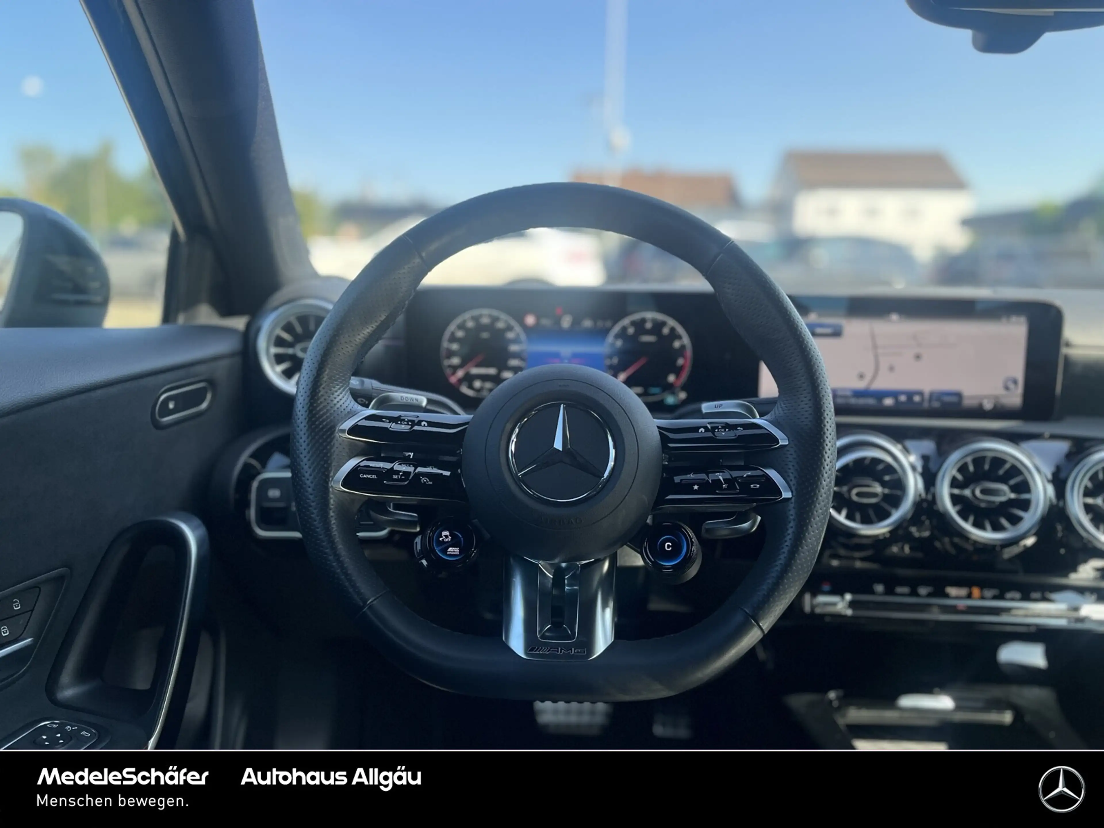 Mercedes-Benz A 35 AMG A 35 AMG 4M Limousine Fahr-Assi 360° Multibeam — photo 11