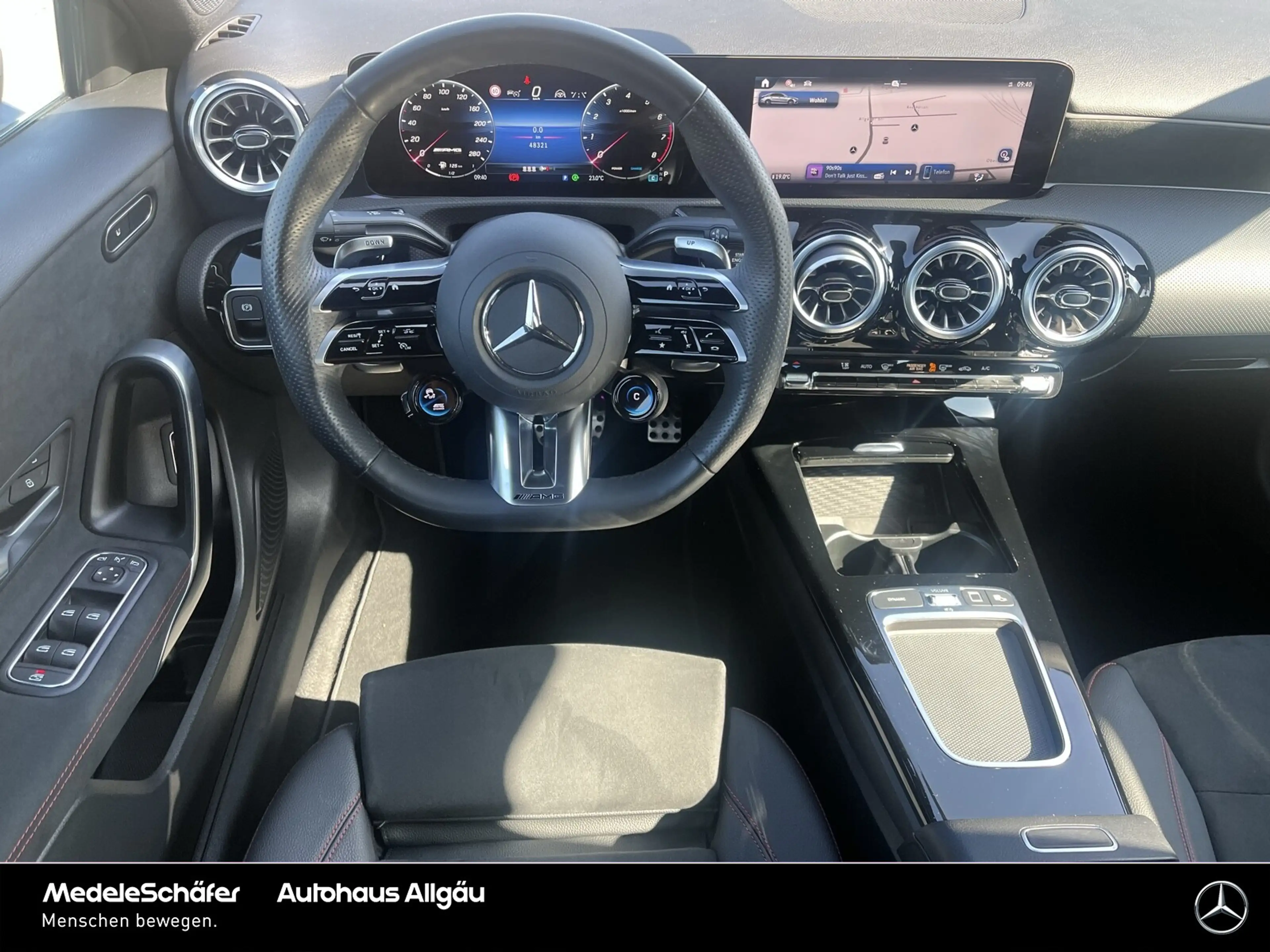 Mercedes-Benz A 35 AMG A 35 AMG 4M Limousine Fahr-Assi 360° Multibeam — photo 12