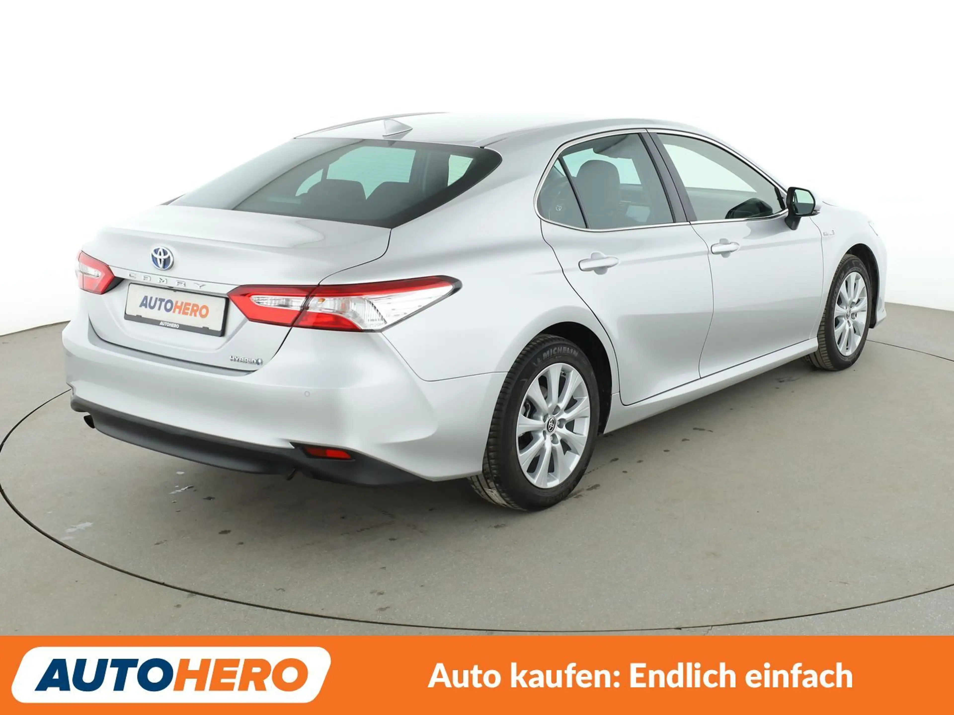 Toyota Camry 2.5 Hybrid Dynamic Aut*NAVI*ACC*CAM*PDC*SHZ* — photo 6