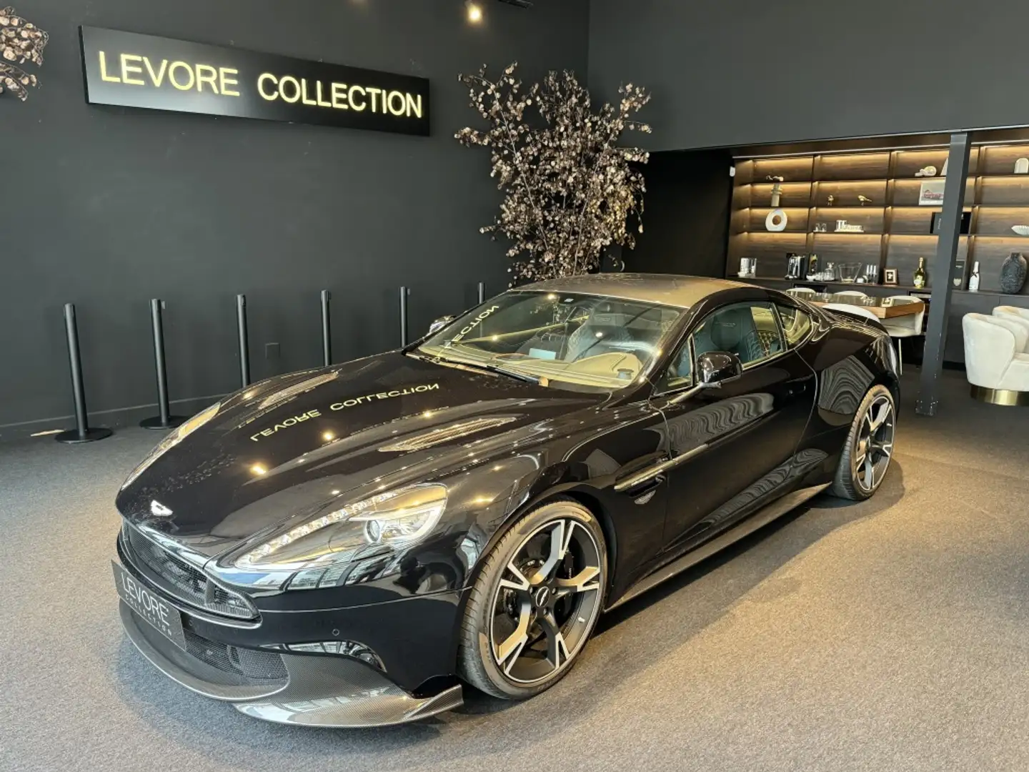 Aston Martin Vanquish Deportivo Automático de 2 Puertas Negro - 1