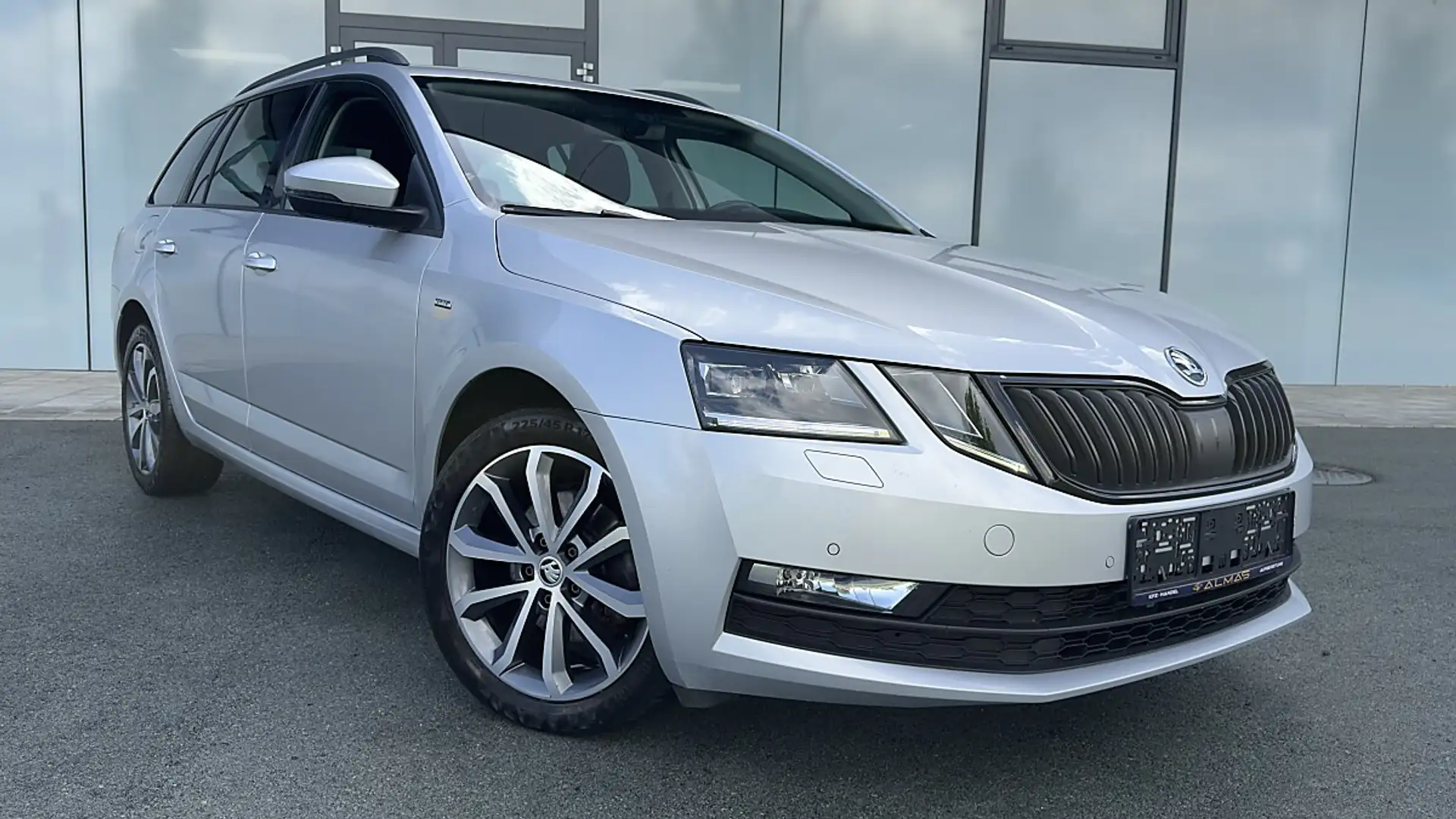Skoda Octavia Combi 2,0 TDI Ambition Limited DSG Silber - 2