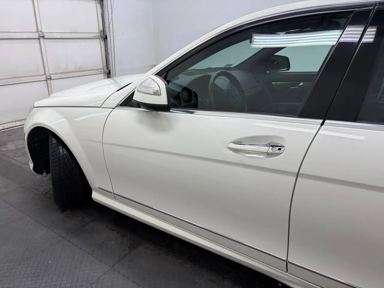 Mercedes-Benz C-Class снимка Mercedes-Benz C-Class