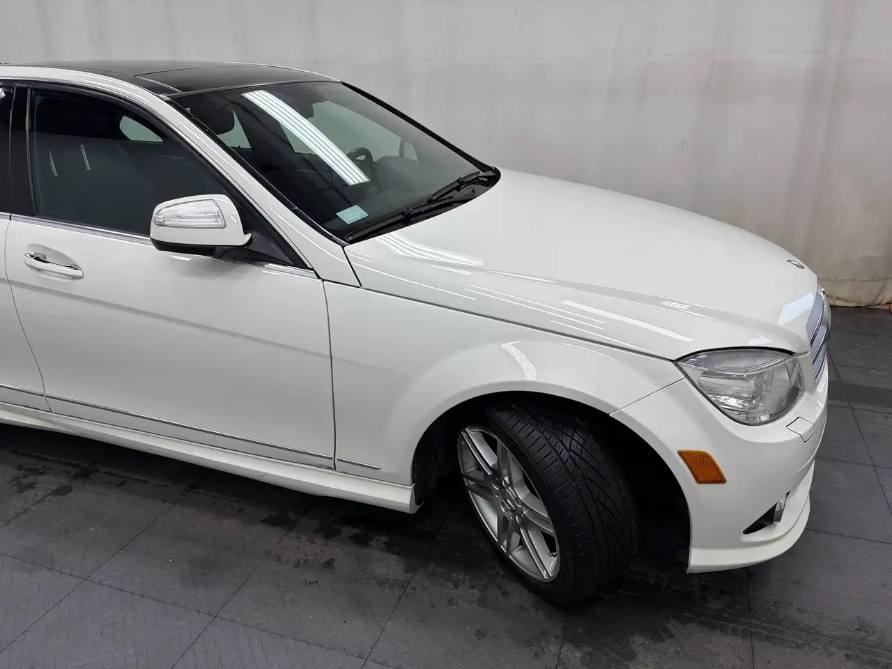 Mercedes-Benz C-Class снимка Mercedes-Benz C-Class