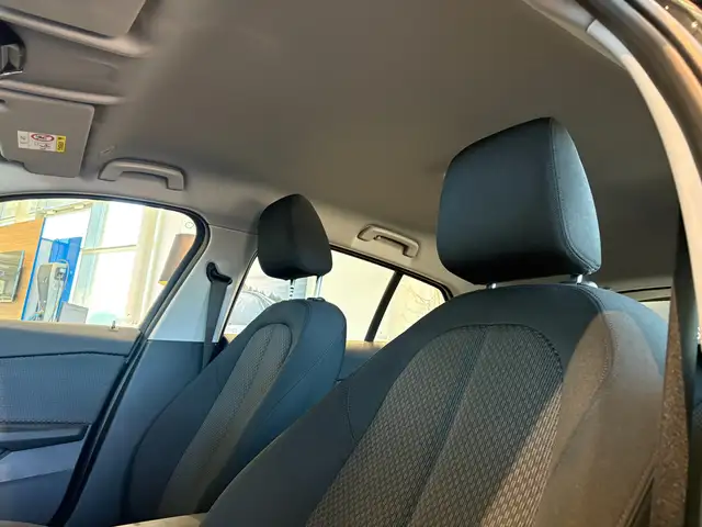 BMW 1 Series view 18