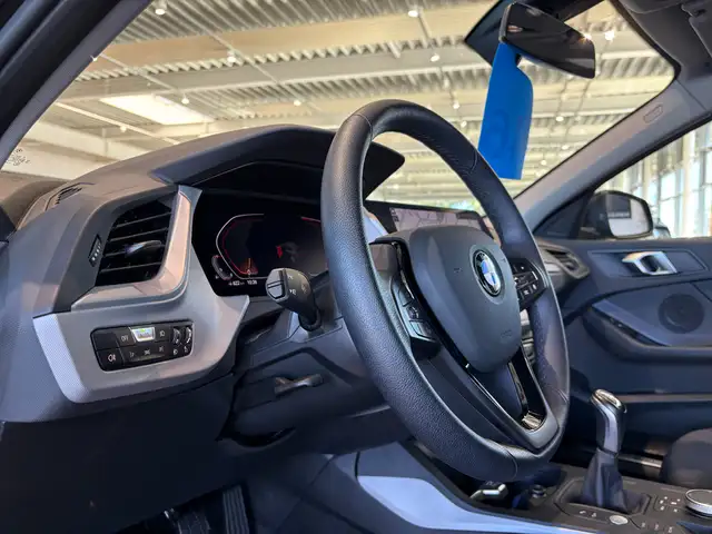 BMW 1 Series view 20