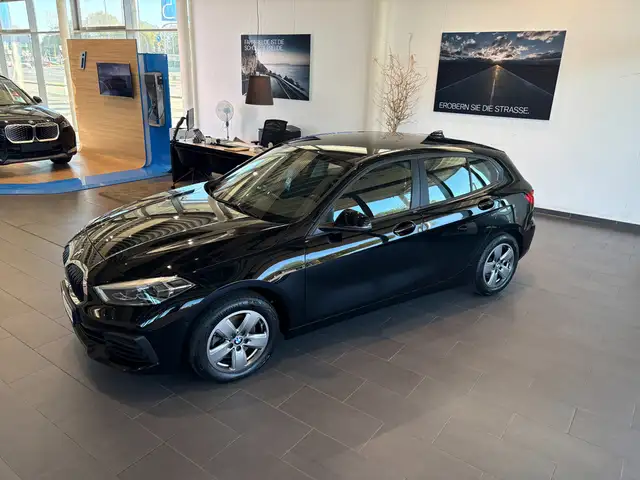 BMW 1 Series view 30
