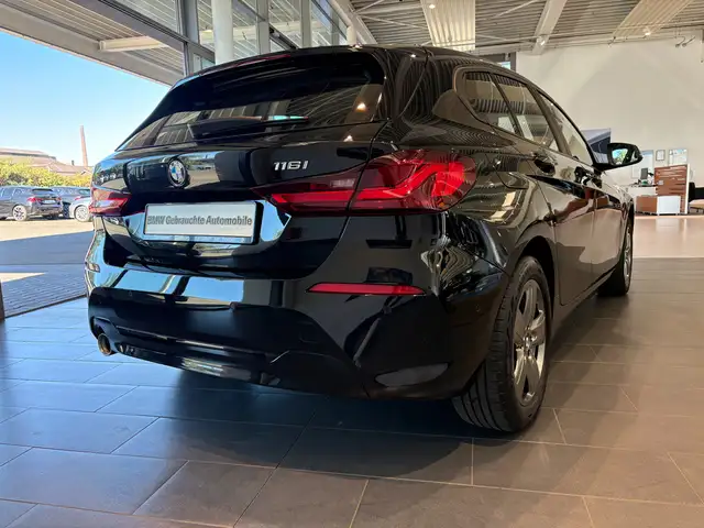 BMW 1 Series view 6