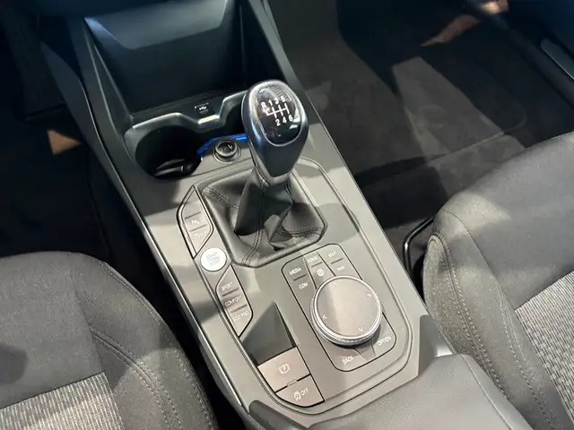 BMW 1 Series view 16