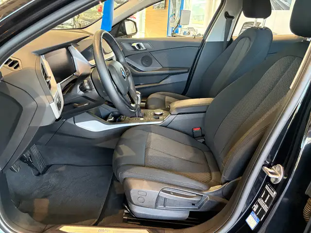 BMW 1 Series view 12