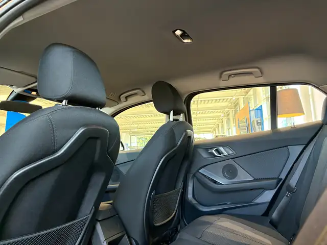BMW 1 Series view 25