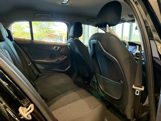 BMW 1 Series view 27
