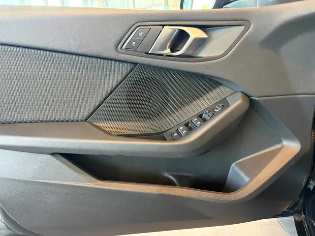 BMW 1 Series view 23