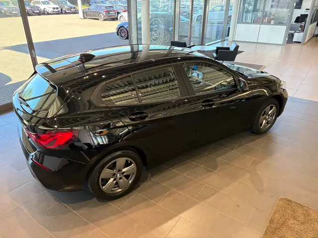 BMW 1 Series view 7