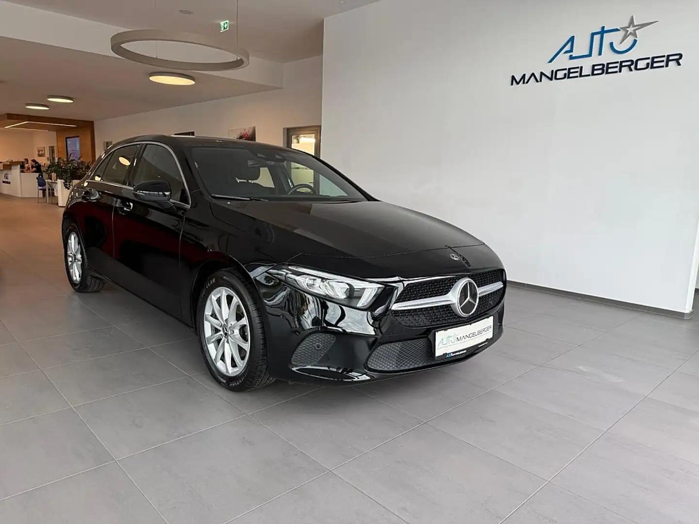 Mercedes-Benz A 180 d Limousine Aut. Schwarz - 1
