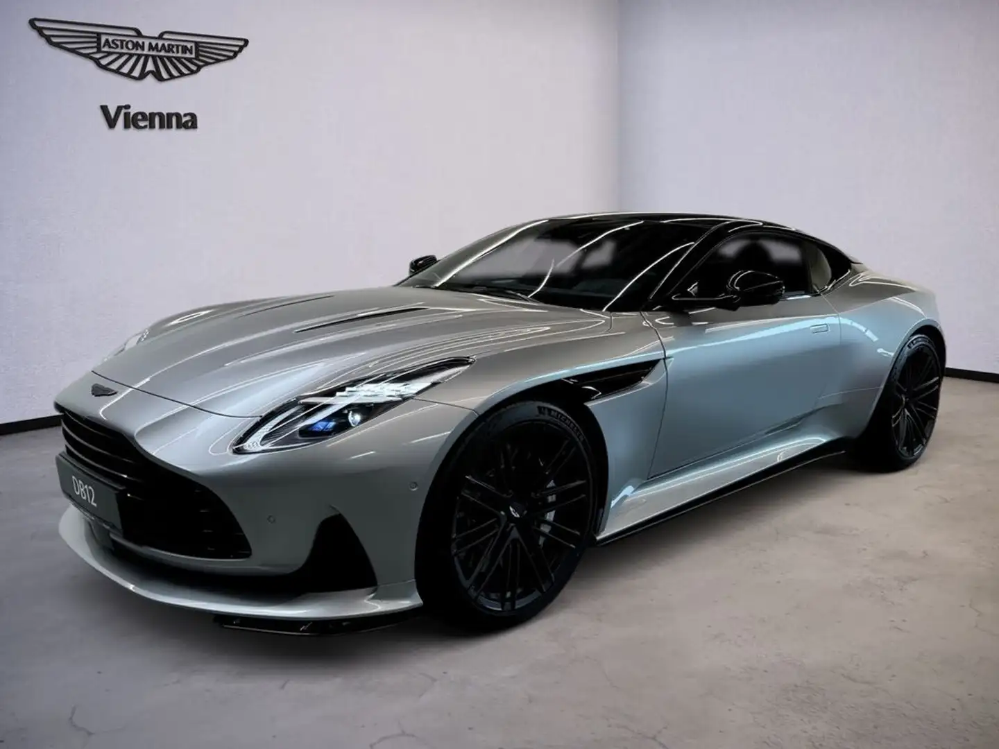 Aston Martin DB12 Coupé | Spirit Silver | Bowers & Wilkins Stříbrná - 1