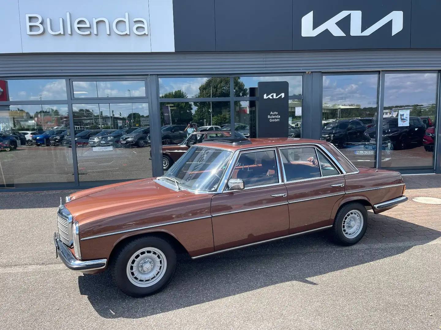 Mercedes-Benz 280 Hnědá - 1