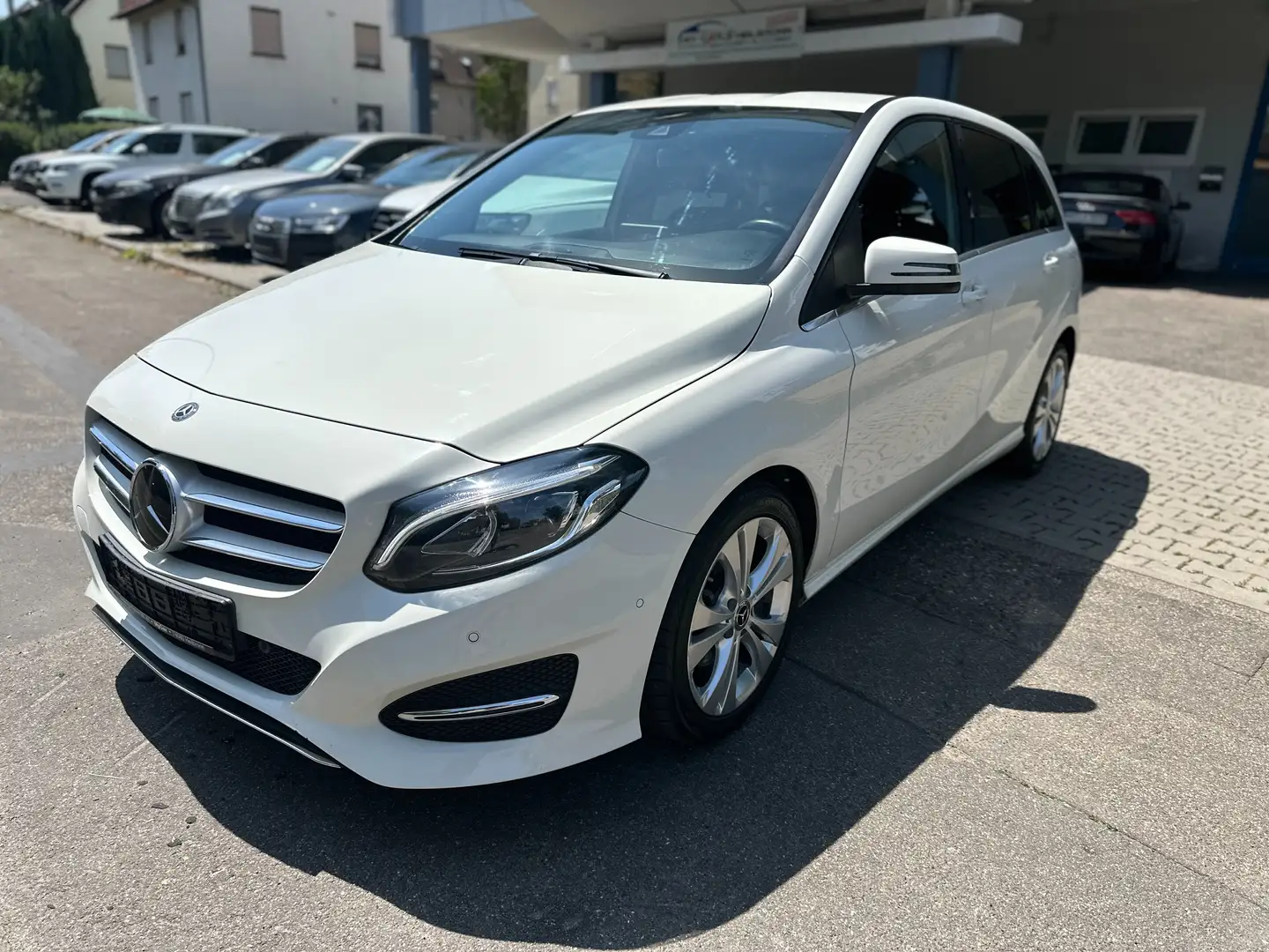 Mercedes-Benz B 200 B 200 Automatik Avantgarde Sportpaket Navi Kamera Blanc - 1