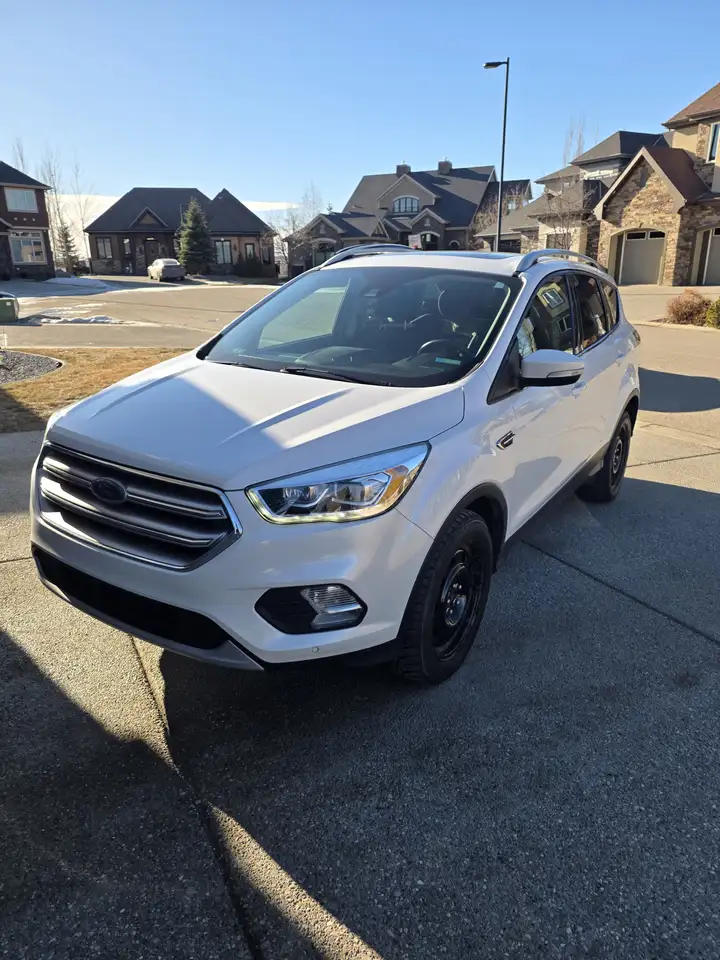Ford Escape снимка Ford Escape